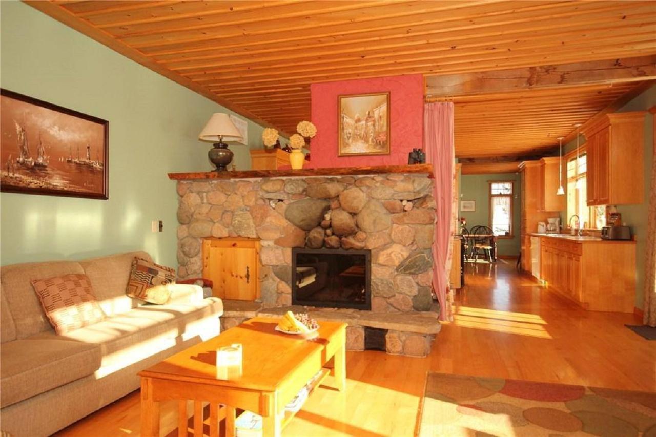 Rock Hill Bed & Breakfast Sharbot Lake Zewnętrze zdjęcie